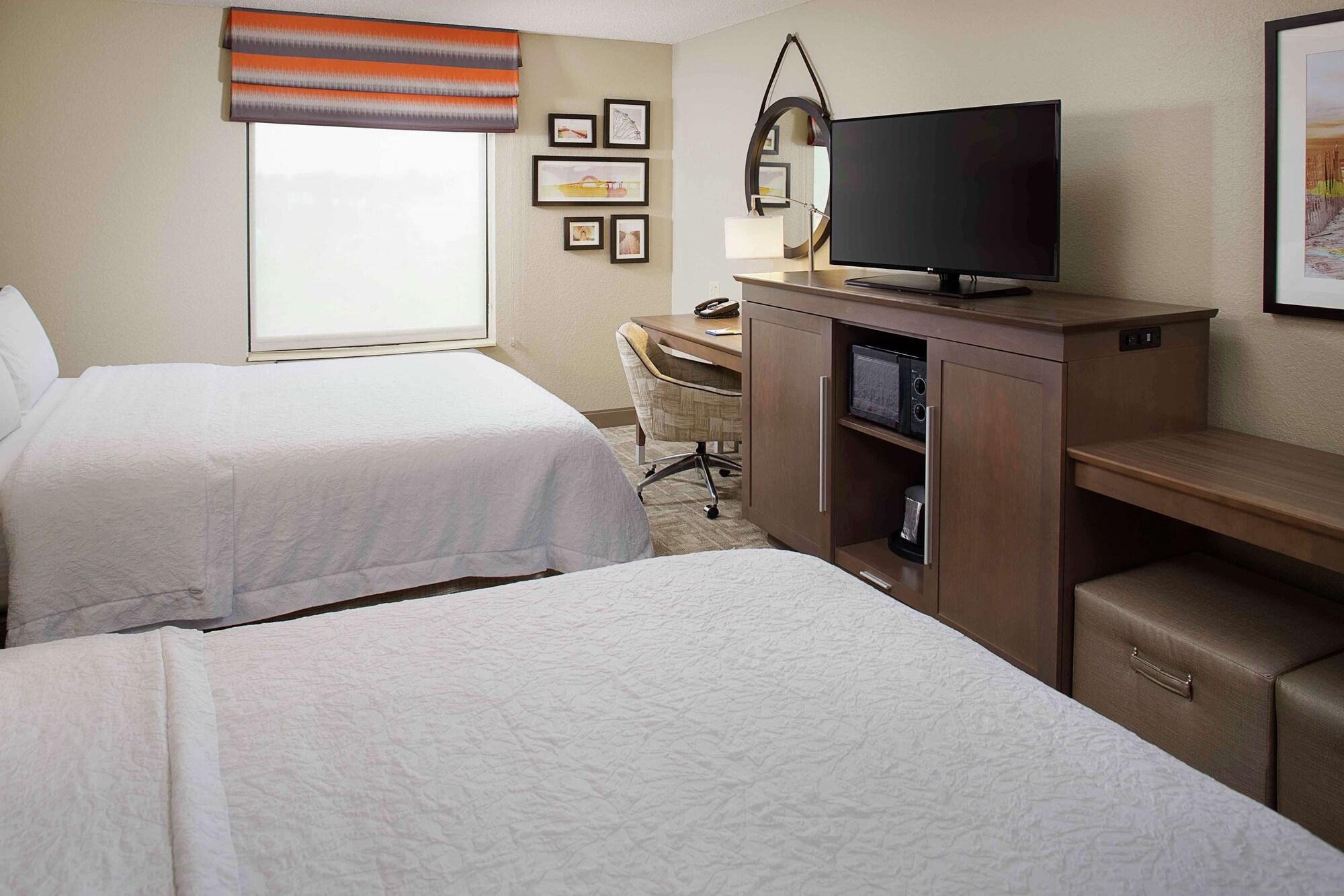 Hampton Inn By Hilton Garden City Long Island Exteriér fotografie