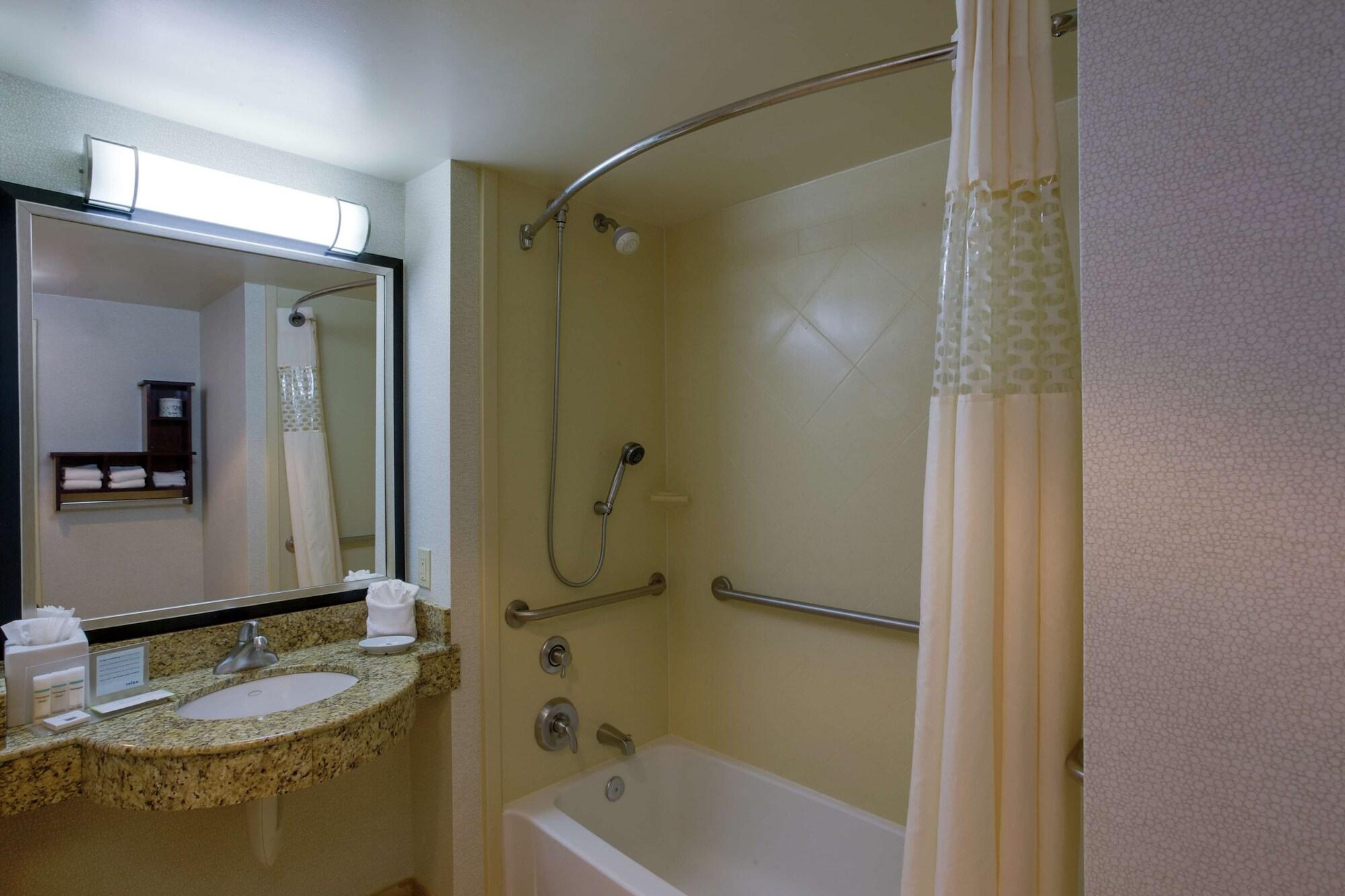 Hampton Inn By Hilton Garden City Long Island Exteriér fotografie