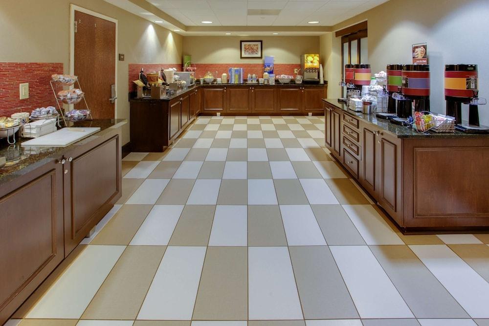 Hampton Inn By Hilton Garden City Long Island Exteriér fotografie