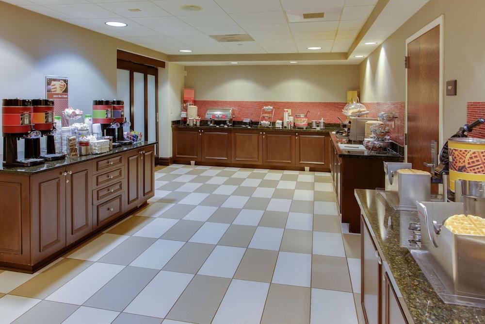 Hampton Inn By Hilton Garden City Long Island Exteriér fotografie
