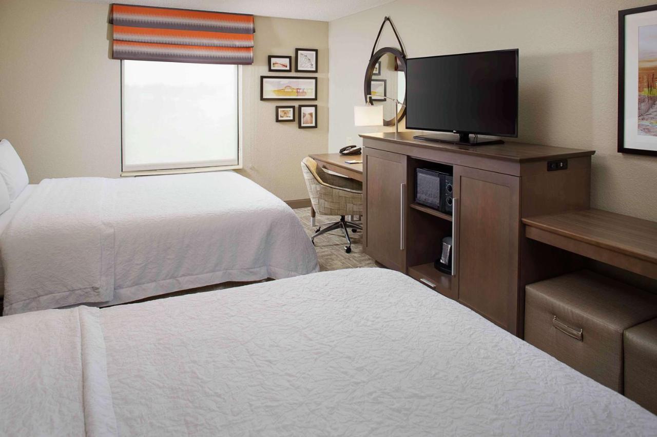 Hampton Inn By Hilton Garden City Long Island Exteriér fotografie