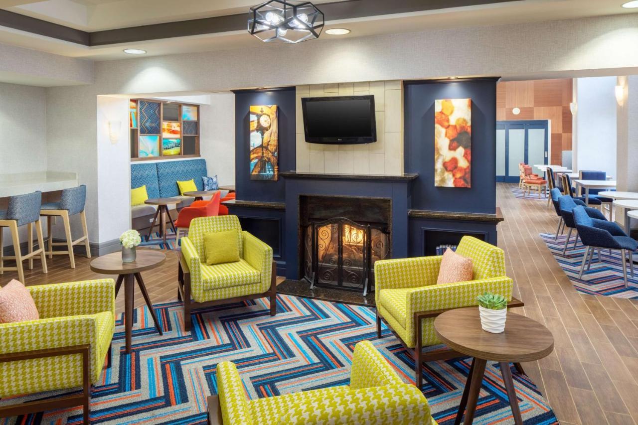 Hampton Inn By Hilton Garden City Long Island Exteriér fotografie