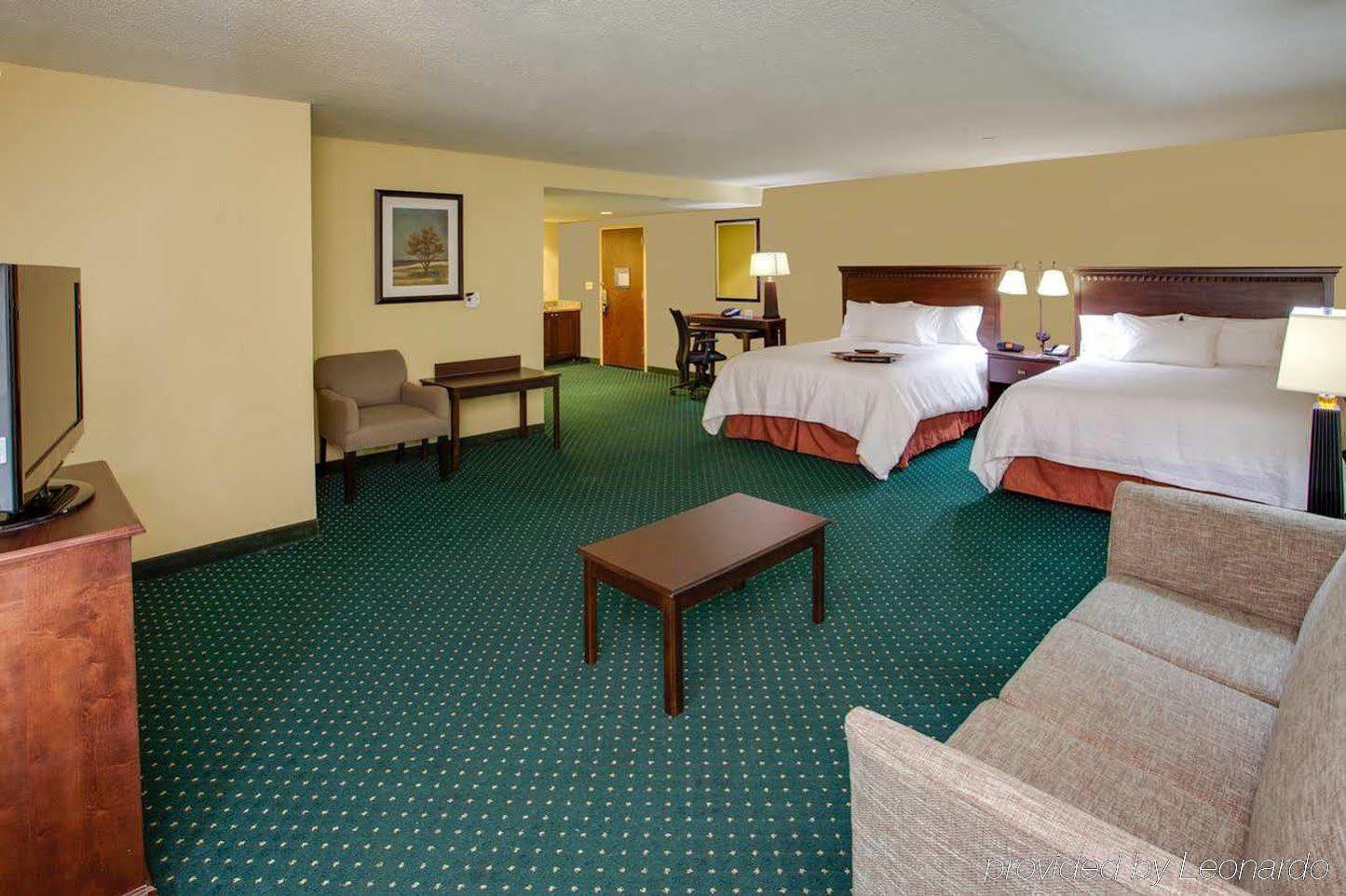 Hampton Inn By Hilton Garden City Long Island Exteriér fotografie