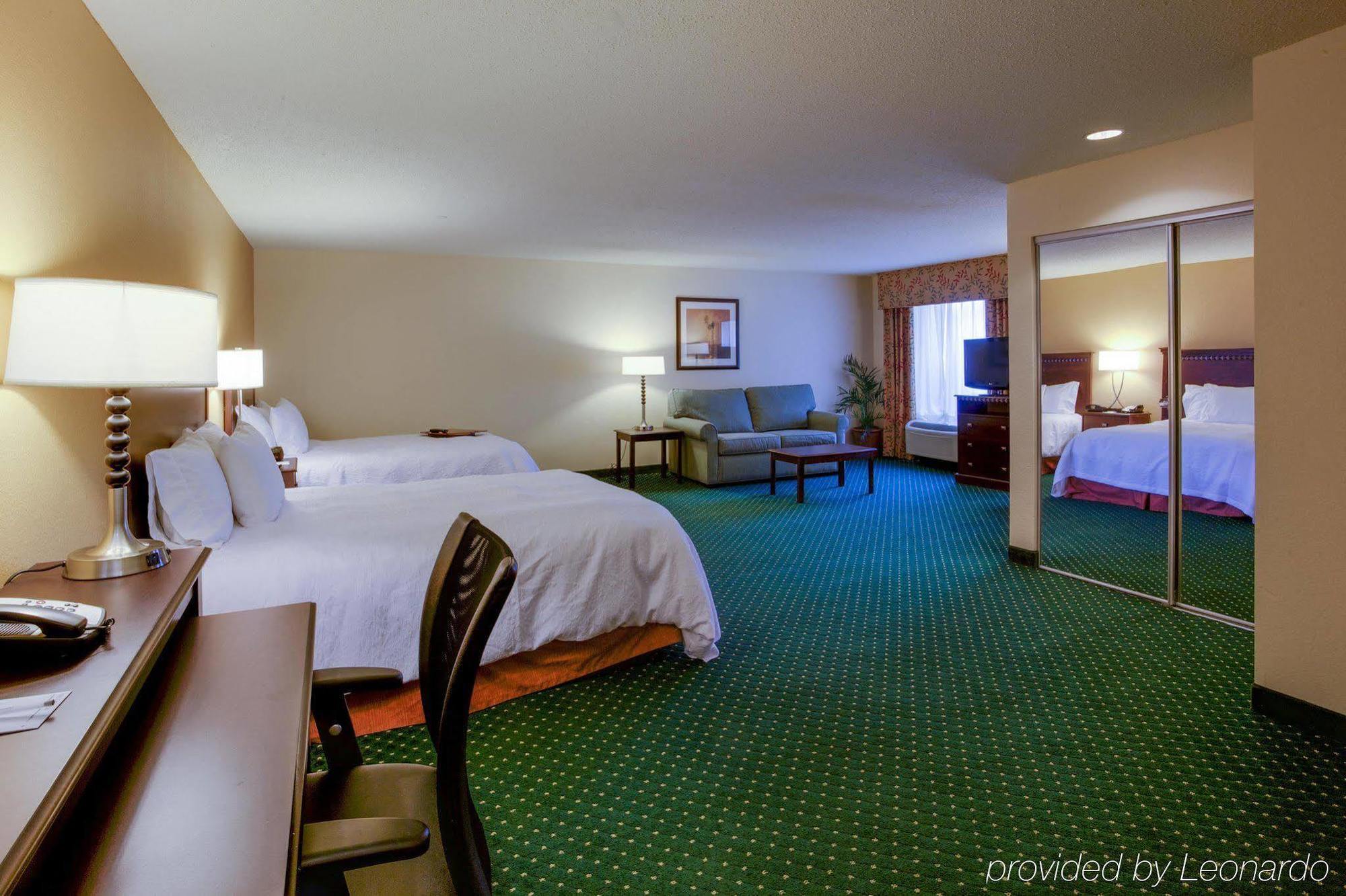 Hampton Inn By Hilton Garden City Long Island Exteriér fotografie