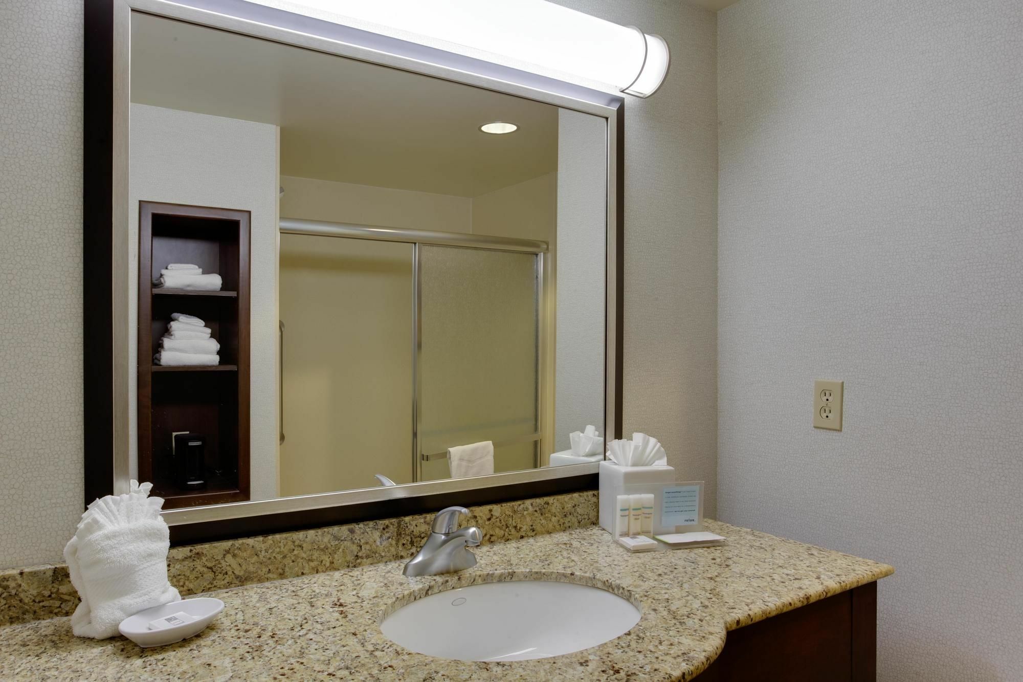 Hampton Inn By Hilton Garden City Long Island Exteriér fotografie