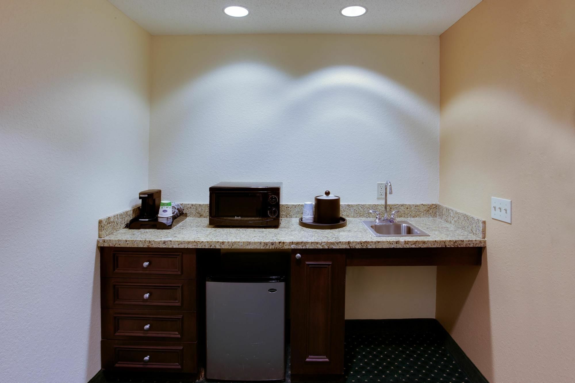 Hampton Inn By Hilton Garden City Long Island Exteriér fotografie
