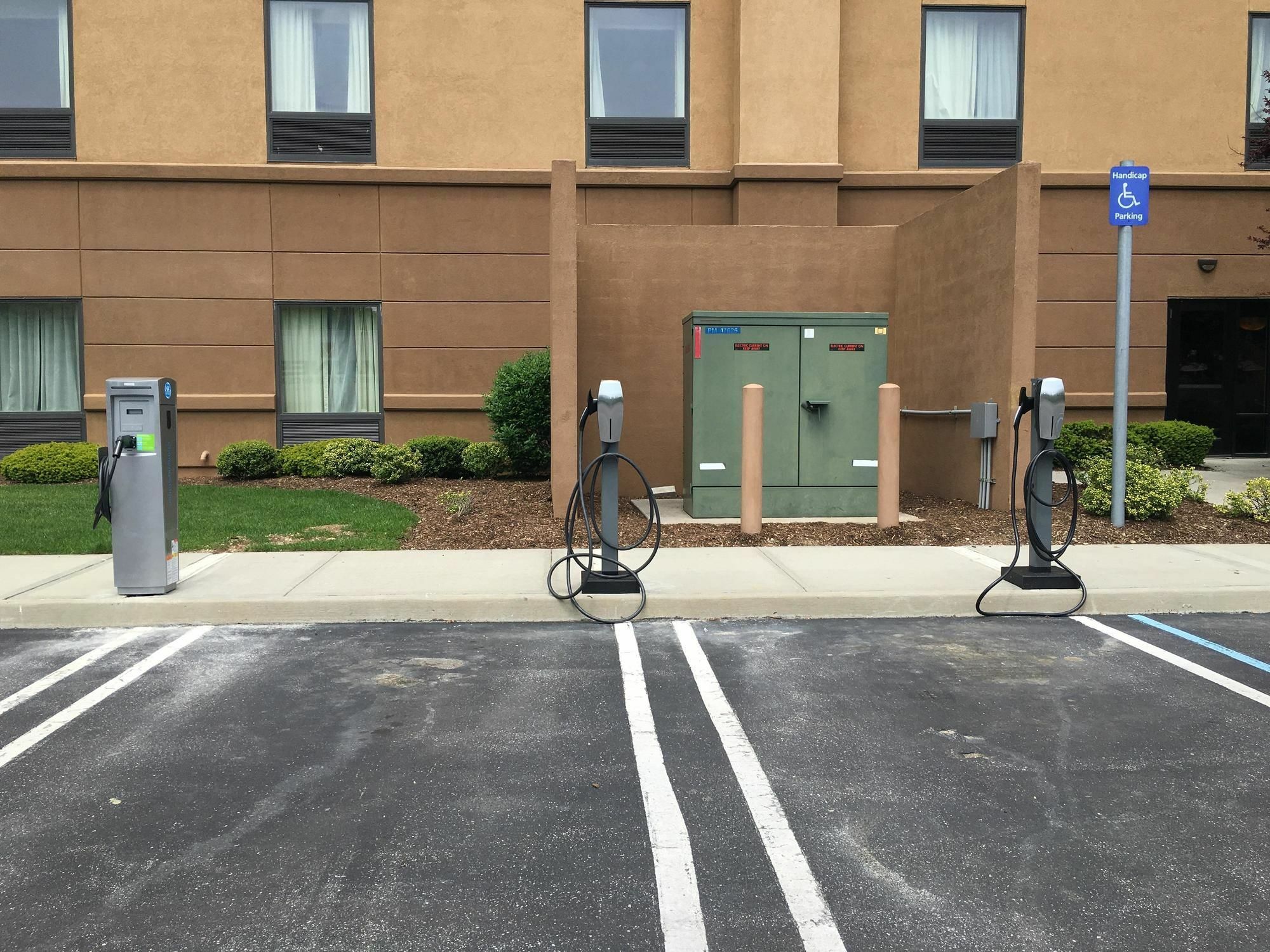 Hampton Inn By Hilton Garden City Long Island Exteriér fotografie