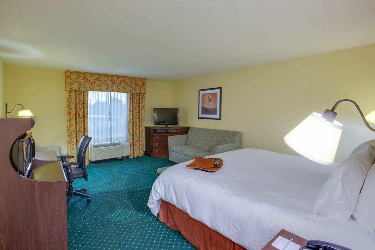 Hampton Inn By Hilton Garden City Long Island Exteriér fotografie